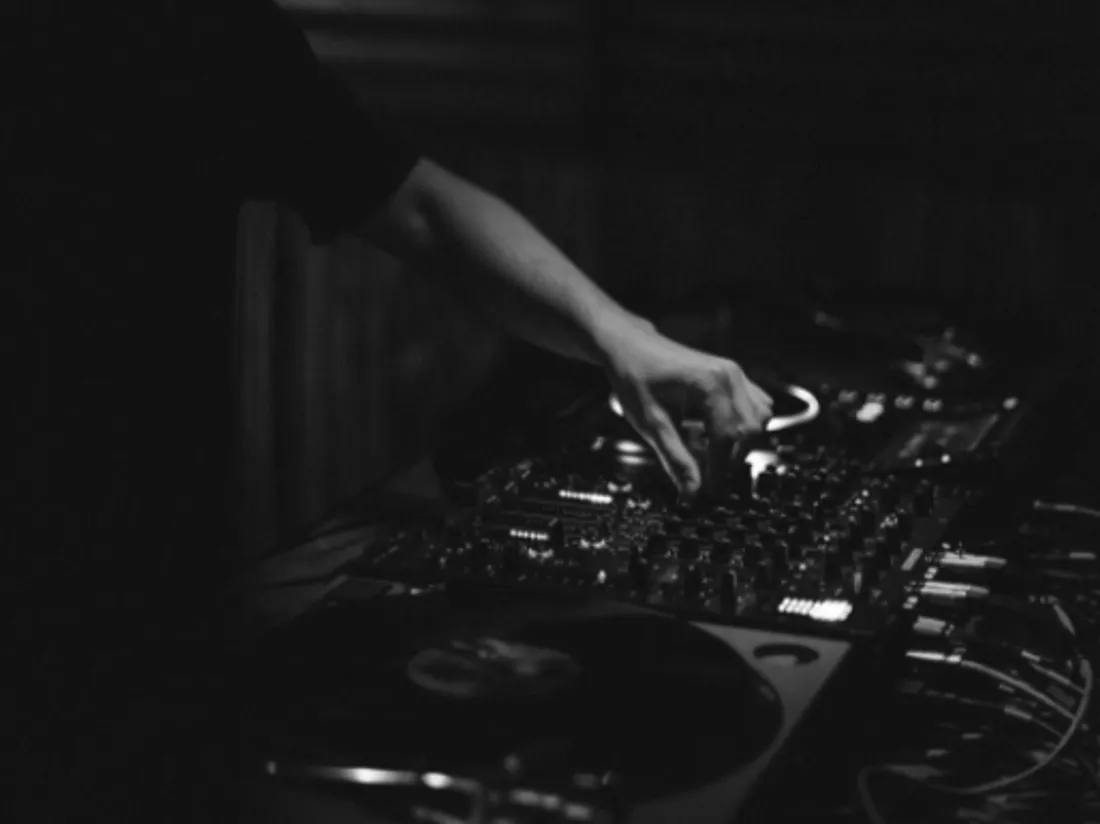 Djs